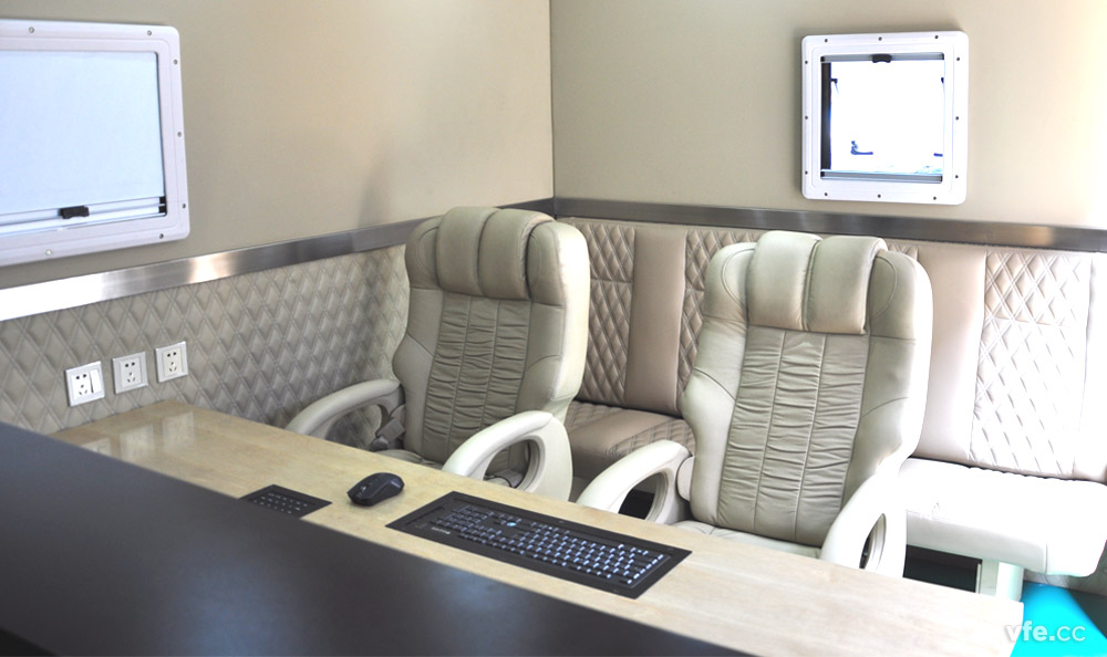 移動(dòng)式高壓電機(jī)能效計(jì)量檢測(cè)平臺(tái)內(nèi)部實(shí)景 移動(dòng)式高壓電機(jī)能效計(jì)量檢測(cè)平臺(tái)內(nèi)部實(shí)景