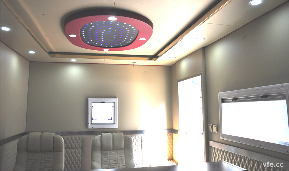 移動(dòng)式高壓電機(jī)能效計(jì)量檢測(cè)平臺(tái)內(nèi)部實(shí)景 移動(dòng)式高壓電機(jī)能效計(jì)量檢測(cè)平臺(tái)內(nèi)部實(shí)景