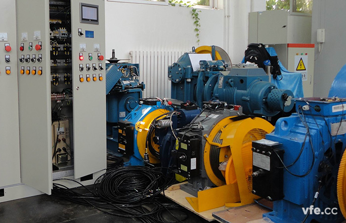 曳引機試驗現(xiàn)場圖例 曳引機試驗現(xiàn)場圖例