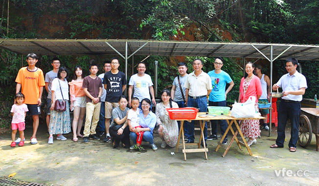 銀河電氣開展團(tuán)建野炊活動 員工暢享初夏假日 銀河電氣開展團(tuán)建野炊活動 員工暢享初夏假日