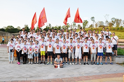 恒力長(zhǎng)跑隊(duì)決戰(zhàn)松雅湖，再創(chuàng)佳績(jī)